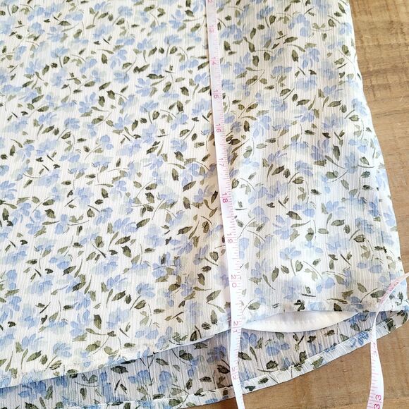 CeCe Women's Blue Opalescent Skies Ruffled Flutter-Sleeve Blouse Size XS NWT - Picture 2 of 8